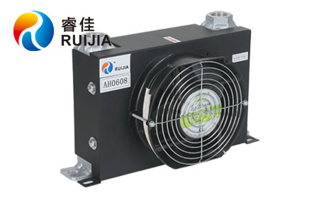 選購<font color='red'>風(fēng)冷式油冷卻器</font>看睿佳，懂您的廠家！
