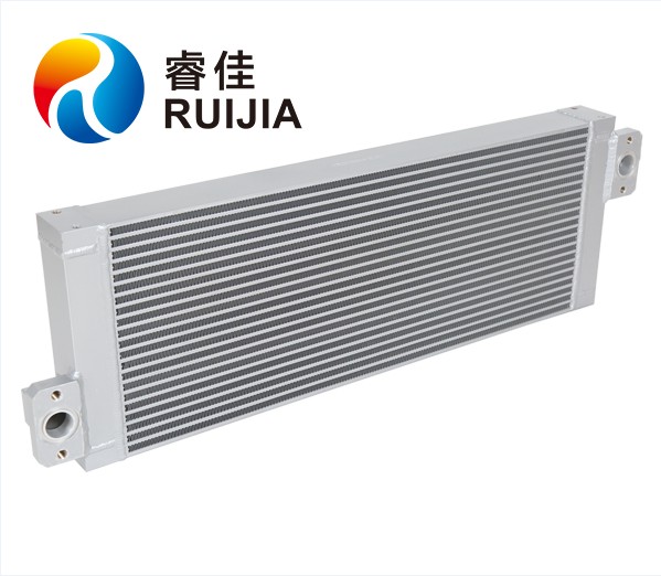 【冷卻器廠家】吊機<font color='red'>液壓油散熱器</font>選型，快速精良！