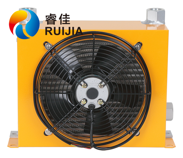 【冷卻器廠家】哪里有<font color='red'>液壓油散熱器</font>AH1215？