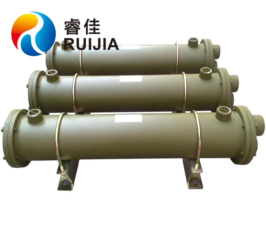 注塑機要冷卻用風(fēng)冷器好還是<font color='red'>水冷卻器</font>好？