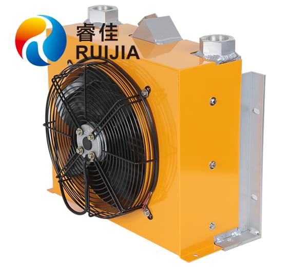 風(fēng)冷卻器中——有一個(gè)“冷卻衛(wèi)士”叫做：睿佳機(jī)械